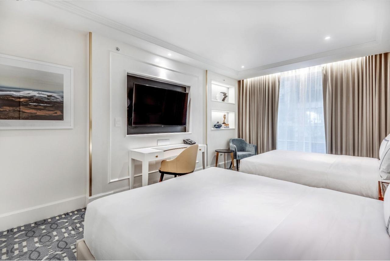 Azur Legacy Collection Hotel Vancouver Esterno foto