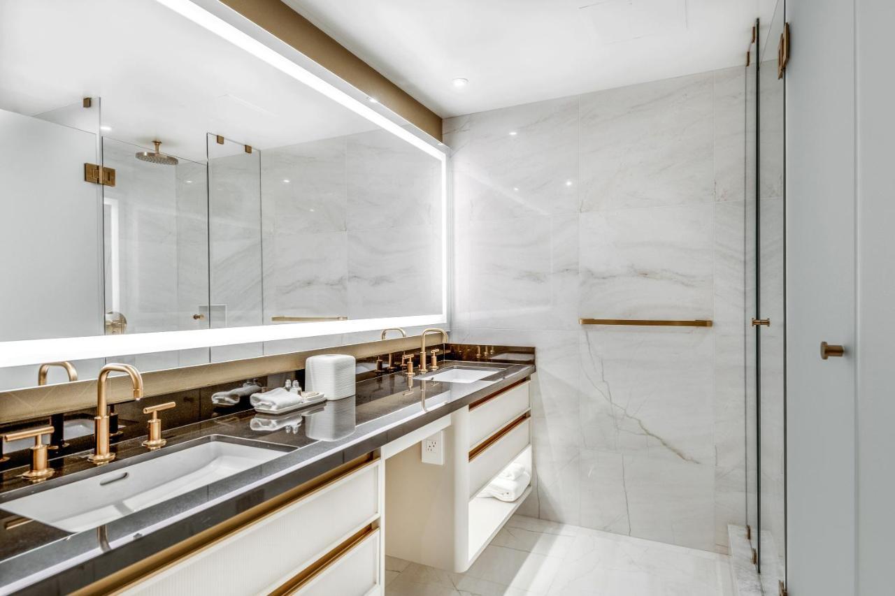 Azur Legacy Collection Hotel Vancouver Esterno foto