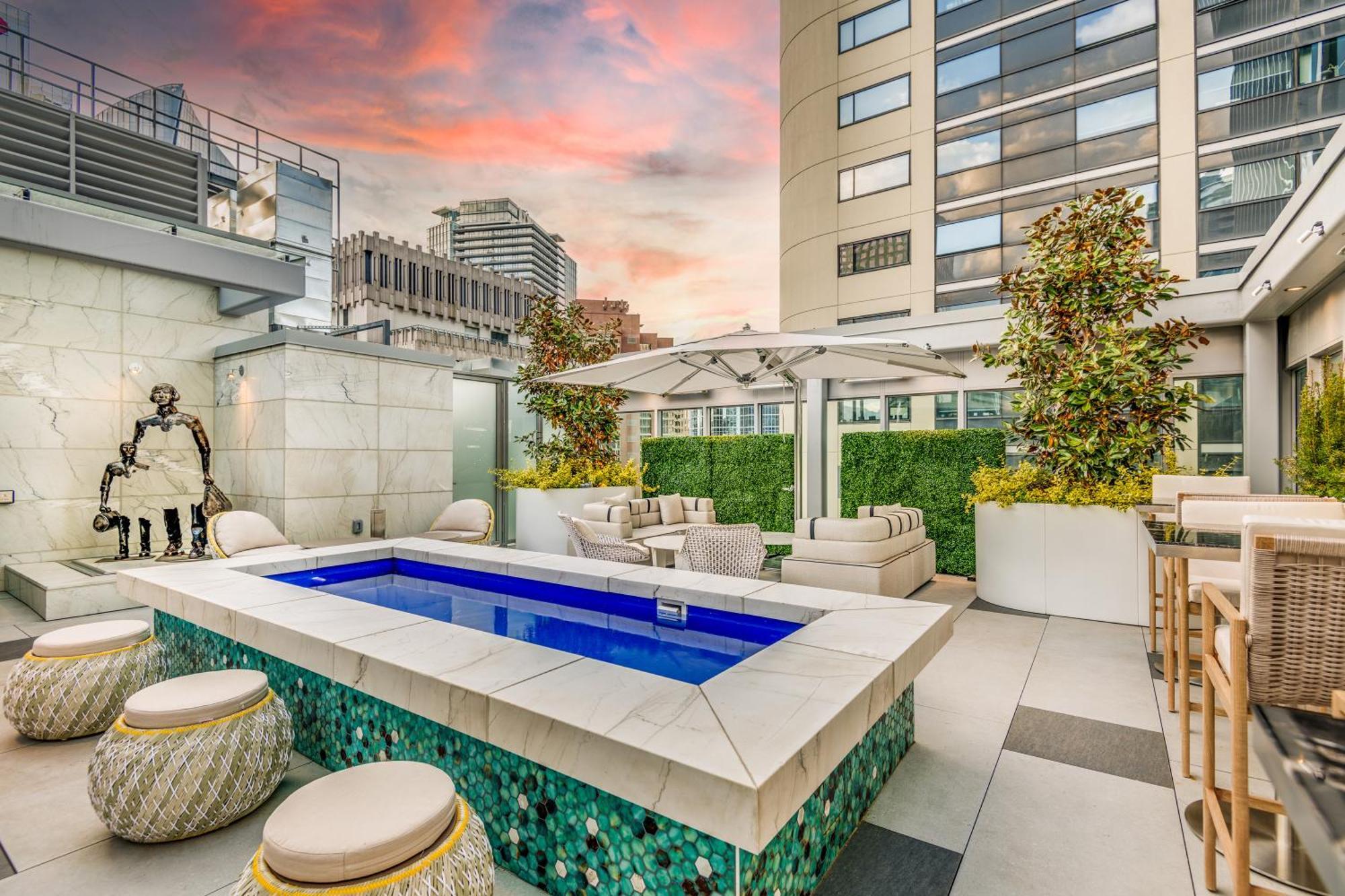 Azur Legacy Collection Hotel Vancouver Esterno foto